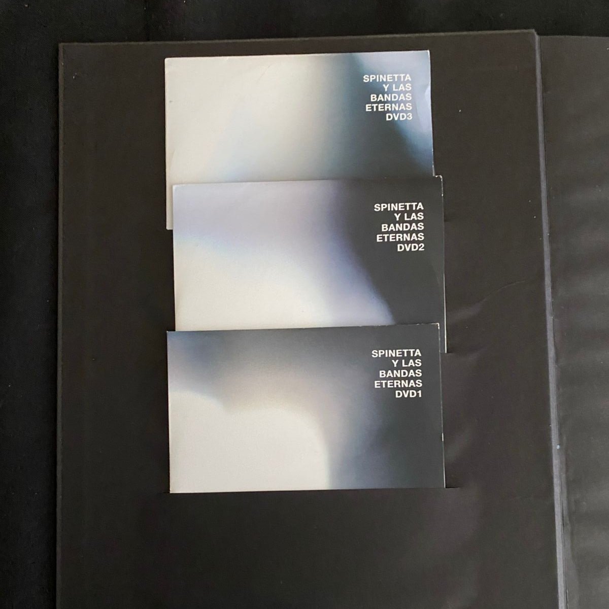 Spinetta y las bandas eternas - Libro Boxset 3 CDs y 3 DVDs.