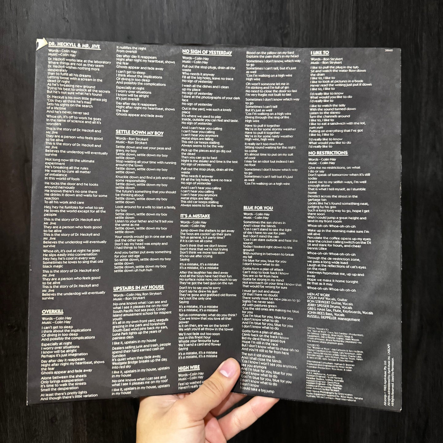 MEN AT WORK - CARGO LP VINILO DE EPOCA.